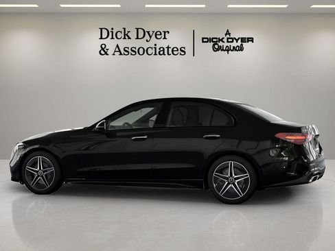 Used 2025 Mercedes-Benz C 300 Sedan image 4