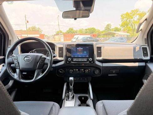 Used 2022 Nissan Frontier SV AWD/4WD image 18