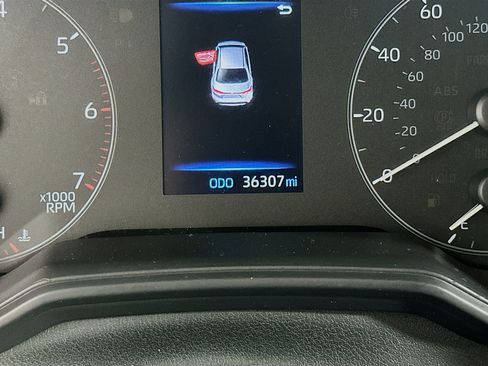 Used 2025 Toyota Corolla LE w/ Carpet Mat Package (TMS) FWD image 18