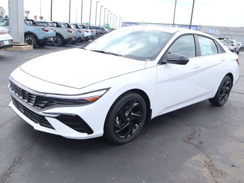 New 2026 Hyundai Elantra SEL Sport Premium FWD image 10