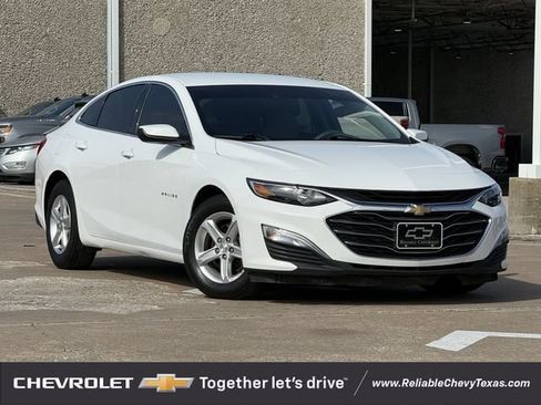 Used 2021 Chevrolet Malibu LS w/ Driver Confidence Package II FWD image 2