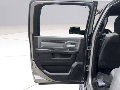 Used 2022 RAM 2500 Big Horn AWD/4WD image 42
