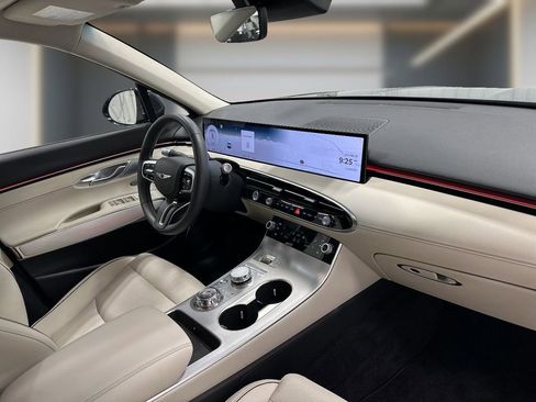 Certified 2026 Genesis GV70 2.5T Advanced AWD/4WD image 6