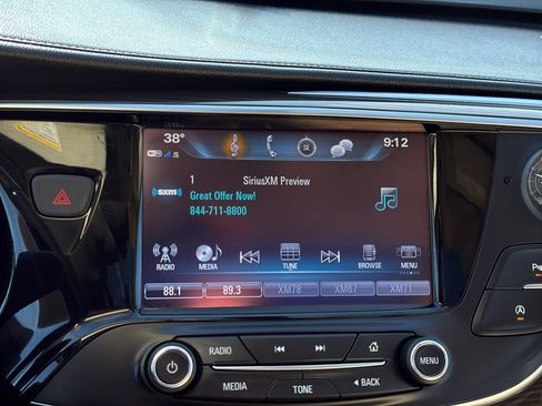 Used 2020 Buick Envision Essence image 18