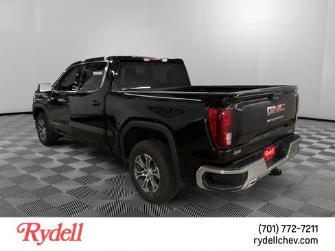 Used 2023 GMC Sierra 1500 SLE AWD/4WD image 3