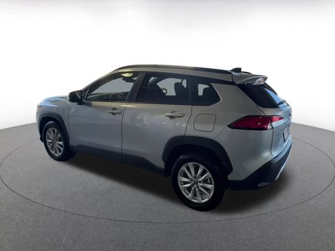 Used 2025 Toyota Corolla Cross LE image 10