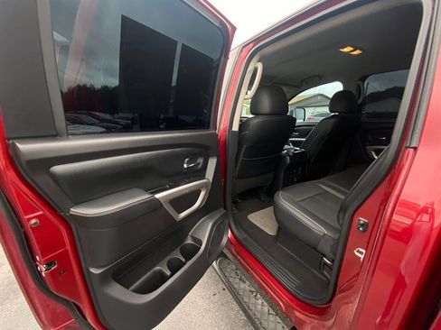 Used 2019 Nissan Titan PRO-4X image 24