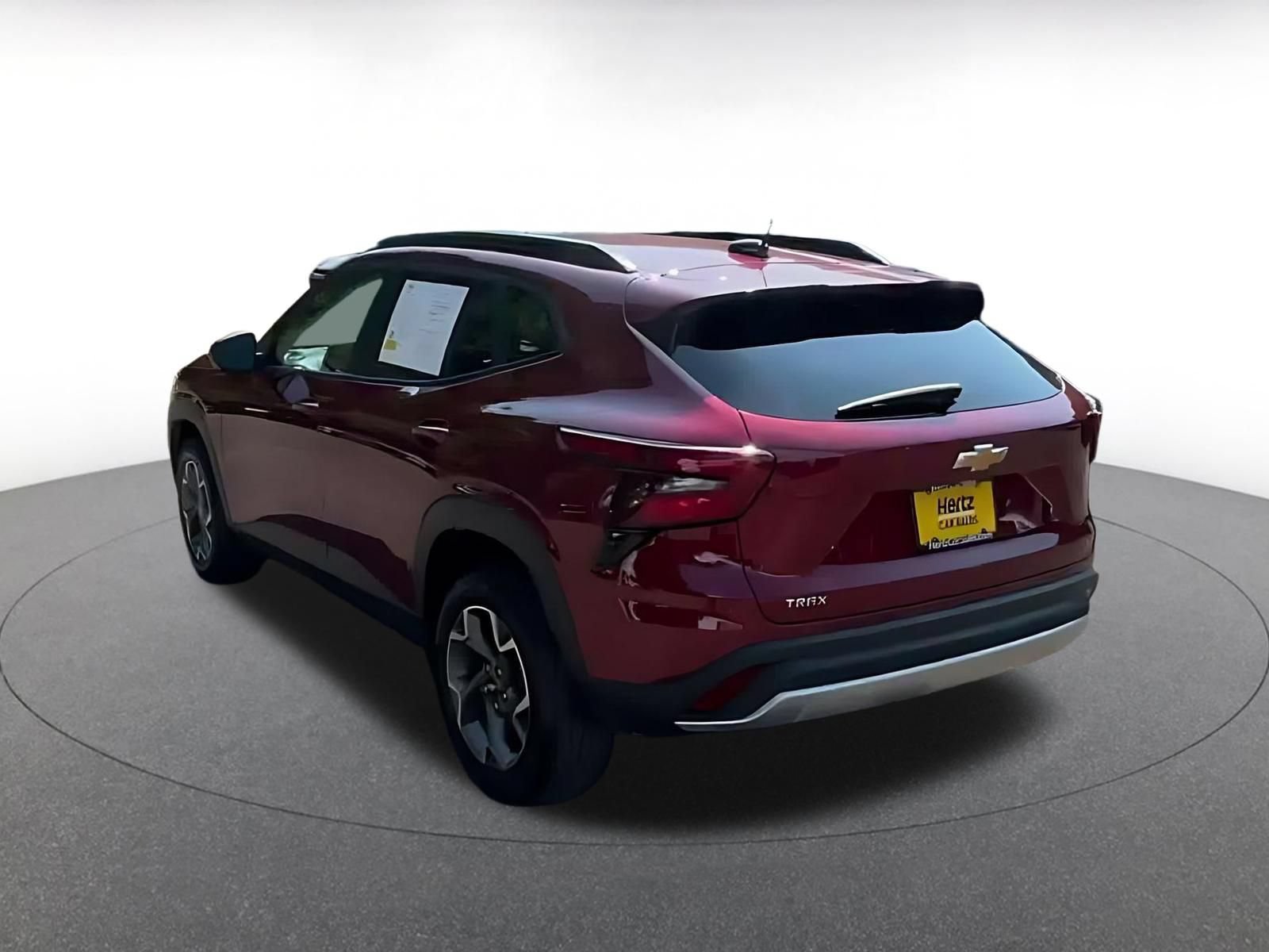 Used 2025 Chevrolet Trax LT w/ LT Convenience Package FWD image 10