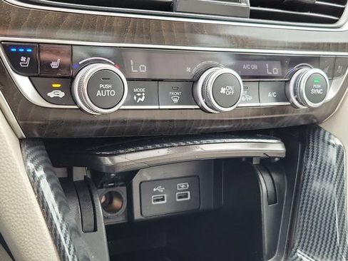 Used 2021 Honda Accord Touring image 29