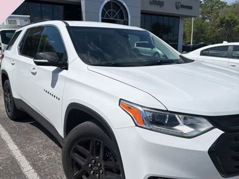 Used 2020 Chevrolet Traverse LT w/ LPO, Blackout Package AWD/4WD image 1