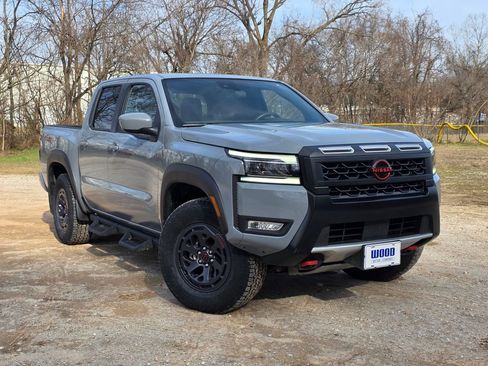 Used 2025 Nissan Frontier PRO-4X image 1