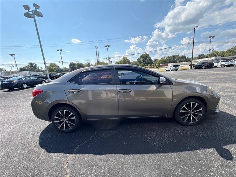 Used 2017 Toyota Corolla SE w/ Carpet Mat Package (TMS) FWD image 5