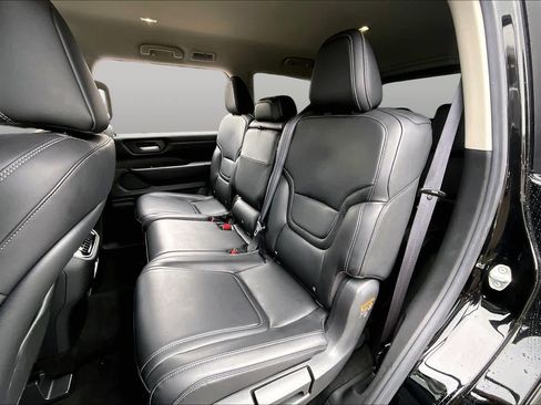 Certified 2025 Nissan Armada SV RWD image 19