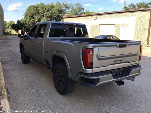Used 2025 GMC Sierra 2500 Denali Ultimate AWD/4WD image 4