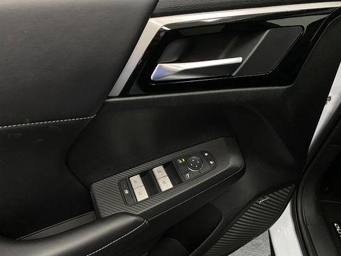 New 2026 Mitsubishi Outlander LE AWD/4WD image 30