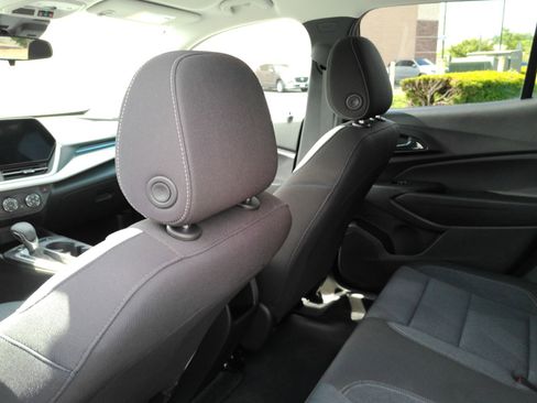 Used 2024 Chevrolet Trax LS w/ LS Convenience Package FWD image 13