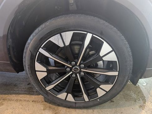 Used 2026 Volvo XC60 B5 Plus w/ Climate Package image 7