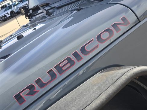 Used 2015 Jeep Wrangler Unlimited Rubicon image 33