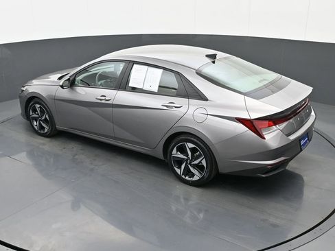 Certified 2023 Hyundai Elantra SEL w/ Convenience Package image 32