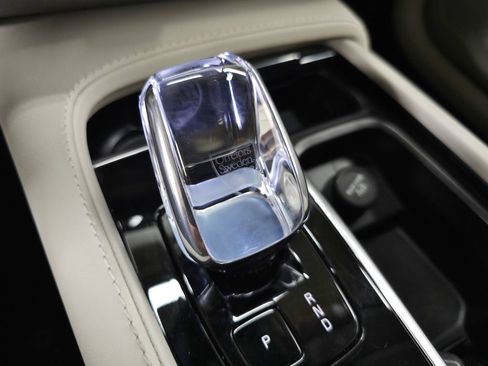 Certified 2024 Volvo XC90 T8 Ultimate AWD/4WD image 31