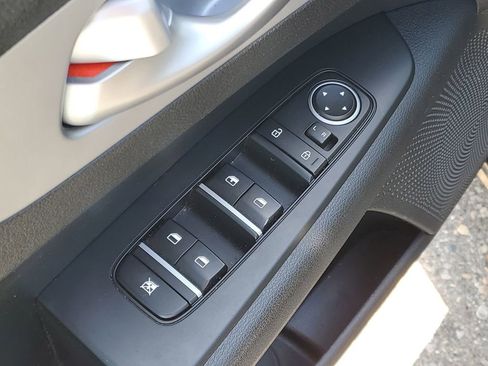 Certified 2023 Kia Forte LXS w/ LXS Technology Package image 9