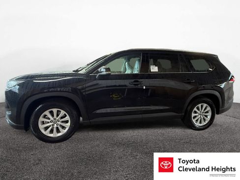 New 2026 Toyota Grand Highlander XLE image 2