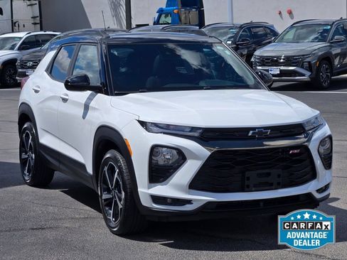 Used 2022 Chevrolet TrailBlazer RS w/ Sun and Liftgate Package FWD image 4