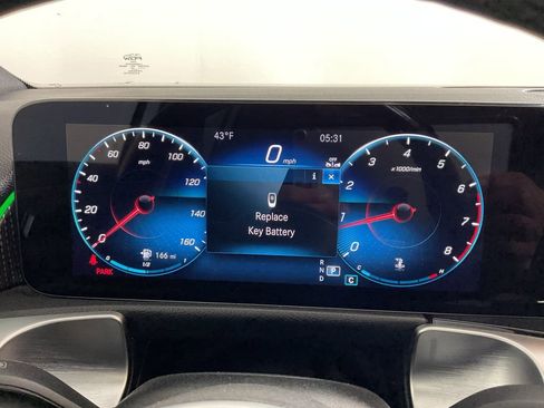 Used 2022 Mercedes-Benz GLB 250 4MATIC image 27