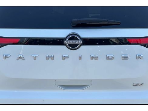 Used 2022 Nissan Pathfinder SV FWD image 18
