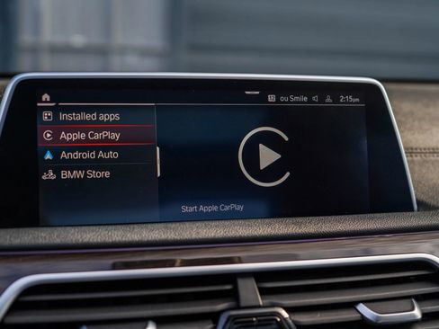 Used 2022 BMW 740i xDrive w/ Premium Package image 21