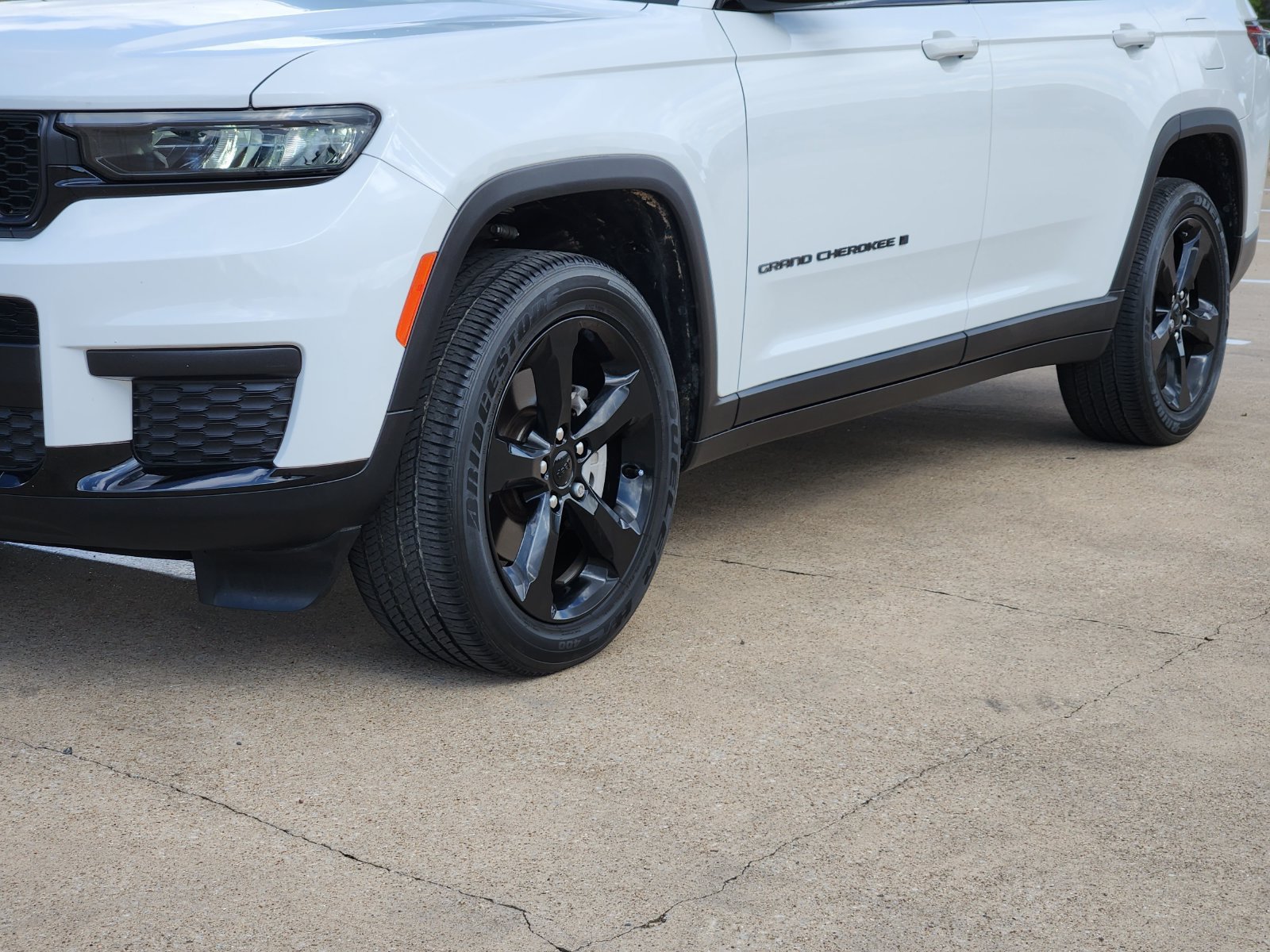 Used 2024 Jeep Grand Cherokee L Altitude AWD/4WD image 12