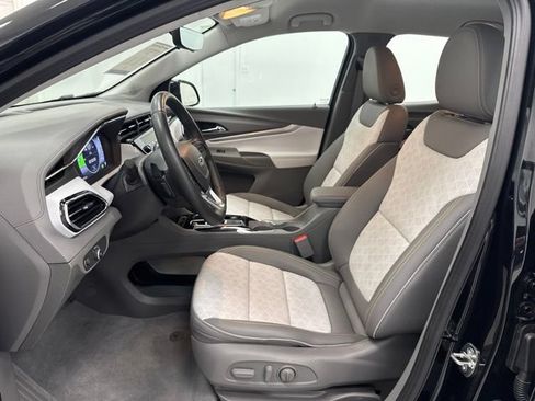 Used 2023 Chevrolet Bolt EUV Premier FWD image 22