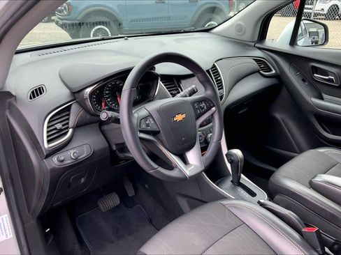 Used 2022 Chevrolet Trax LT w/ Driver Confidence Package image 16
