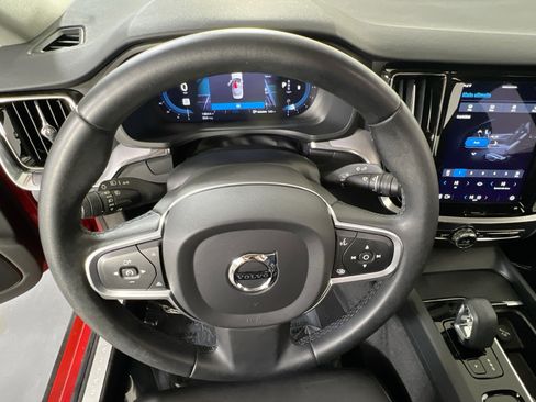 Used 2023 Volvo S60 B5 Core image 11