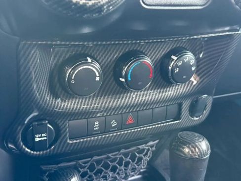 Used 2017 Jeep Wrangler Sport AWD/4WD image 18