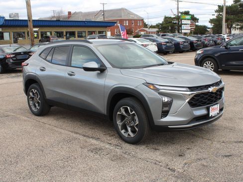 New 2026 Chevrolet Trax LT w/ LT Convenience Package image 3