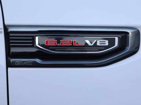 Used 2022 GMC Sierra 1500 AT4 w/ AT4 Premium Package AWD/4WD image 12