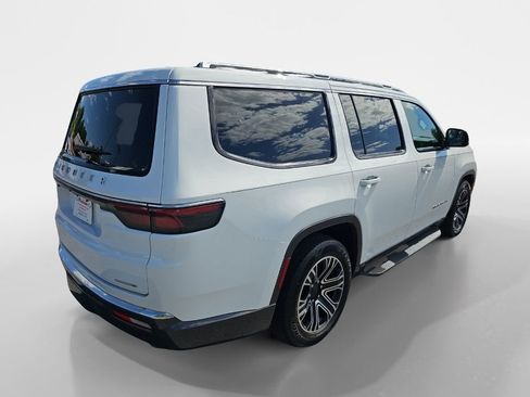 Used 2022 Jeep Wagoneer Series III image 5