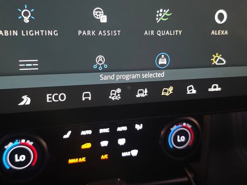 Certified 2023 Land Rover Range Rover SE AWD/4WD image 12