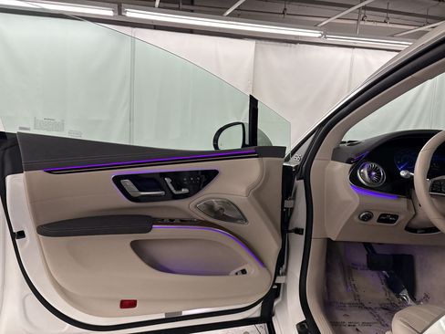 Certified 2023 Mercedes-Benz EQS 580 4MATIC Sedan image 25