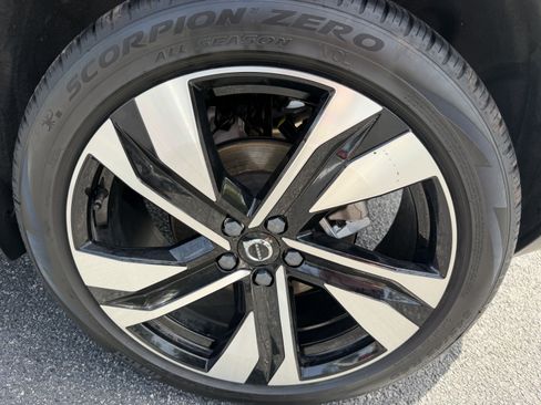 Certified 2023 Volvo XC40 B5 Plus w/ Protection Package Premier AWD/4WD image 29