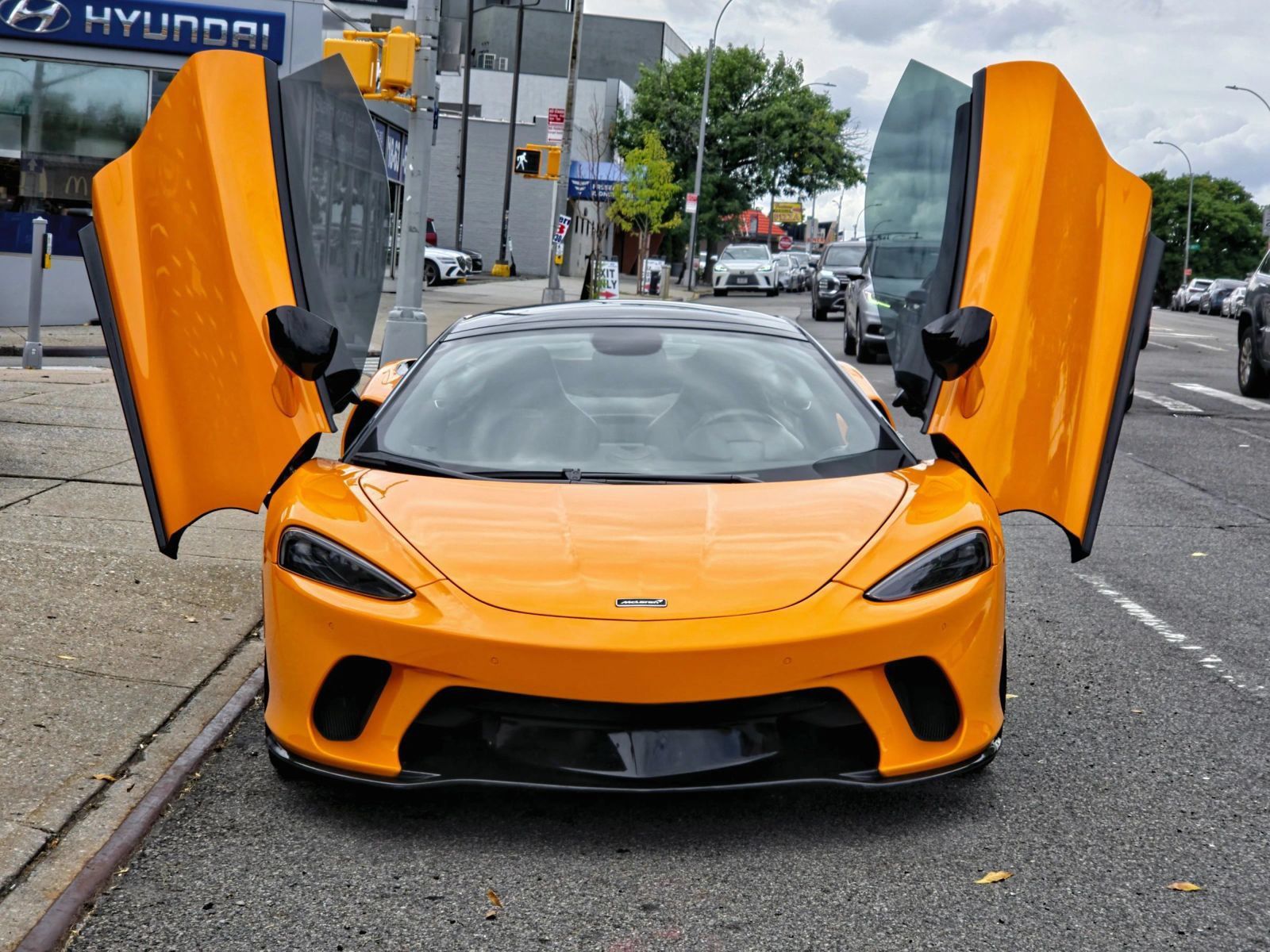 Used 2023 McLaren GT RWD image 4