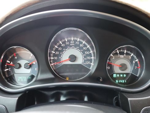Used 2014 Chrysler 200 Limited FWD image 32