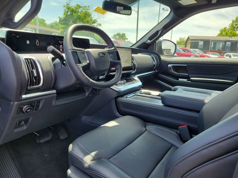 New 2026 Ford Expedition Max Platinum w/ Stealth Performance Package AWD/4WD image 21