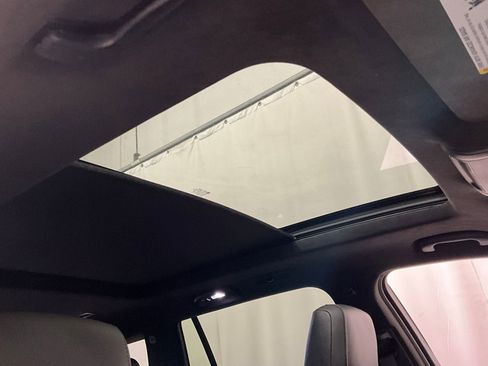 Used 2023 Cadillac XT6 Sport w/ Platinum Package image 21