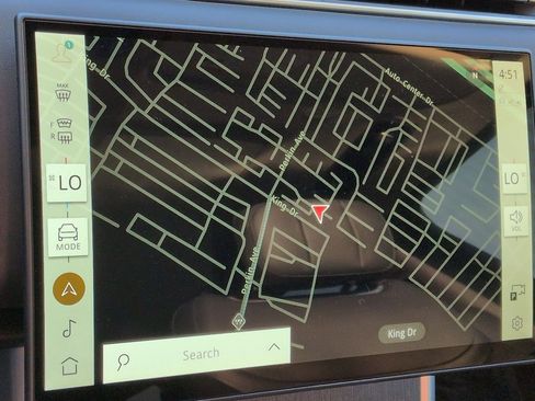 Certified 2025 Land Rover Range Rover Long Wheelbase SE image 16