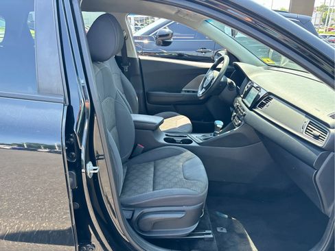 Used 2018 Kia Niro LX FWD image 22
