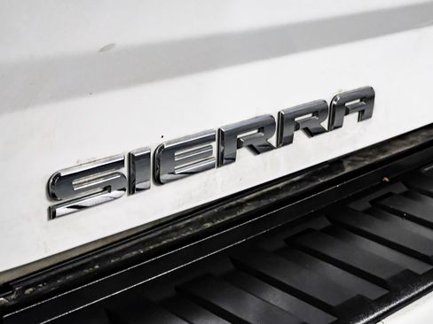 Used 2016 GMC Sierra 1500 SLT w/ All-Terrain Package AWD/4WD image 44