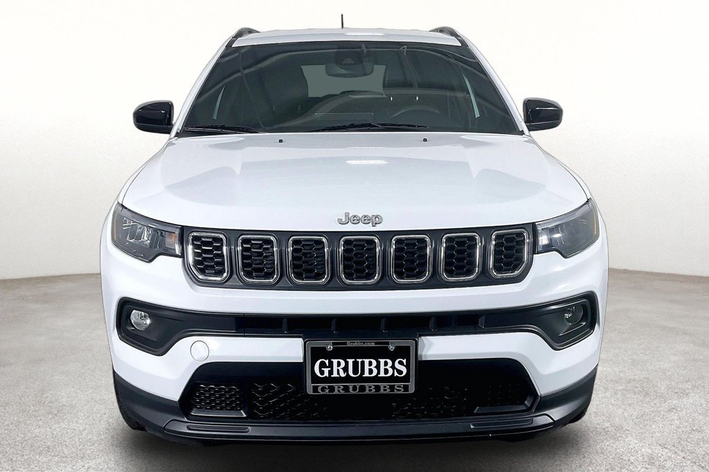 Used 2024 Jeep Compass Latitude AWD/4WD image 4