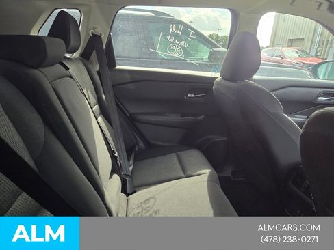 Used 2025 Nissan Rogue SV FWD image 15